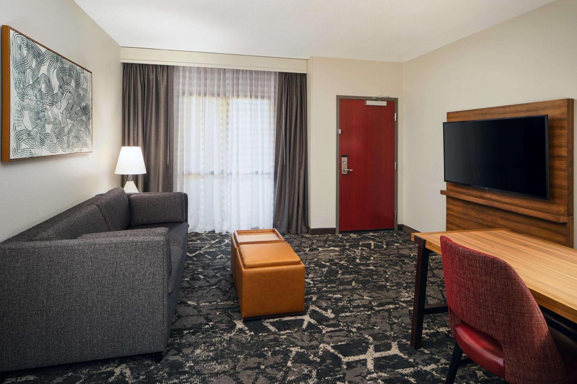 Embassy Suites By Hilton Hampton Convention Center מראה חיצוני תמונה